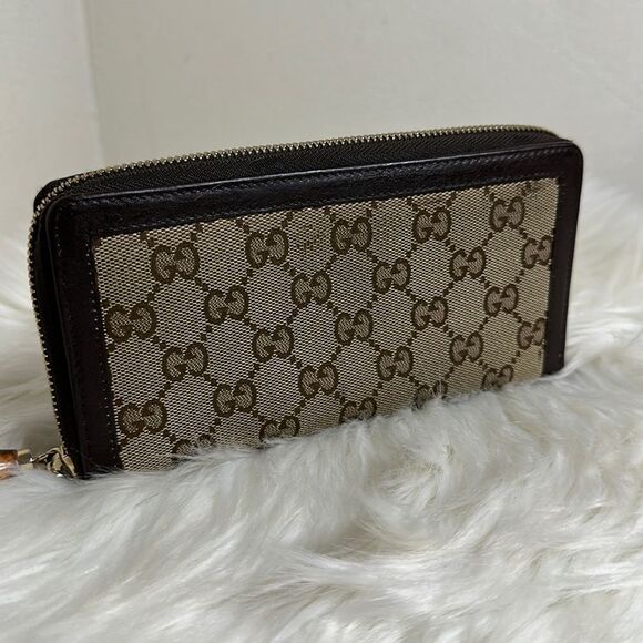 💯Authentic Gucci Zipped Long Wallet 🍀 - Picture 1 of 16